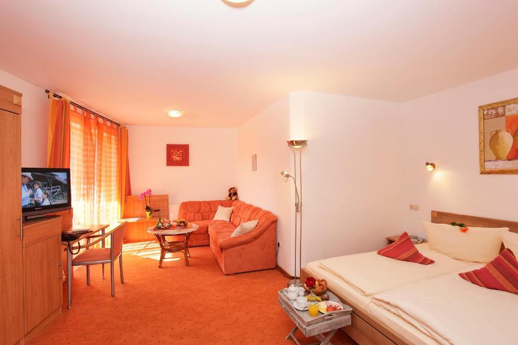 Land- Und Aktivhotel Altmuehlaue Bad Rodach Room photo
