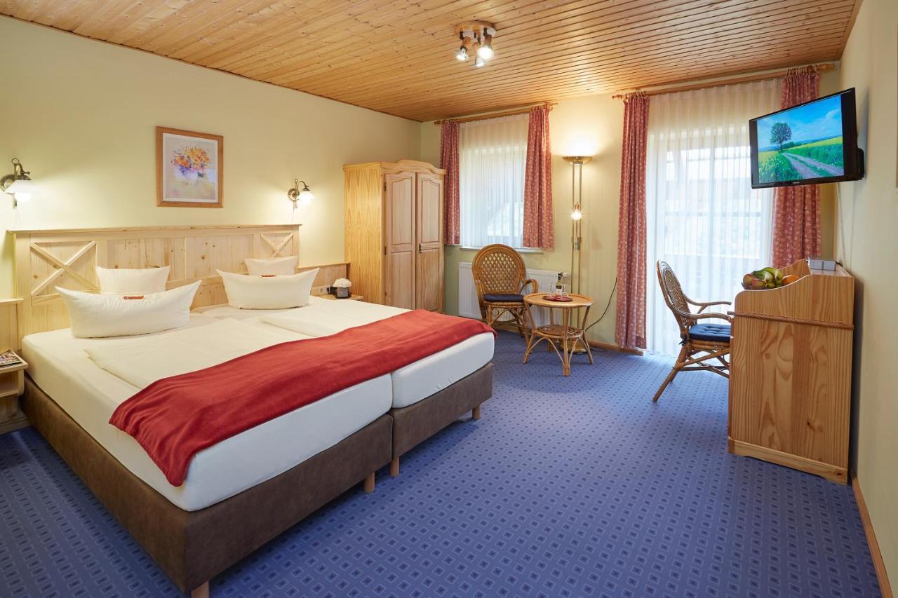 Land- Und Aktivhotel Altmuehlaue Bad Rodach Exterior photo